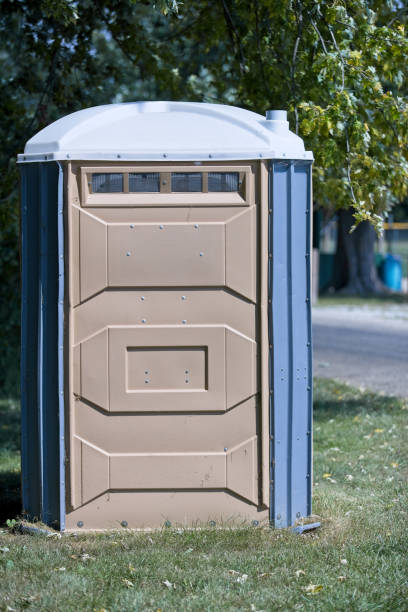 Portable Toilet Options We Offer in Lochearn, MD